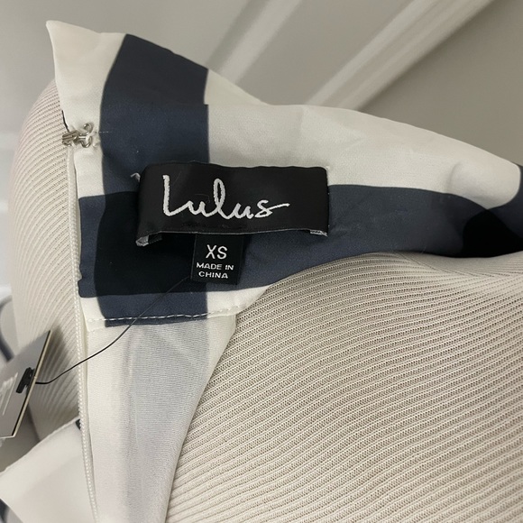 Lulu’s - NWT Black and White Halter Neck Top - Picture 9 of 9